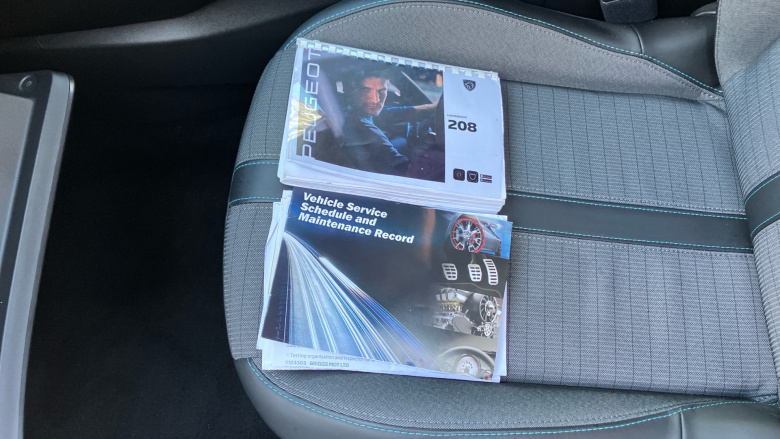 Peugeot 208 1.2 PureTech 100 Allure 5dr Petrol Hatchback